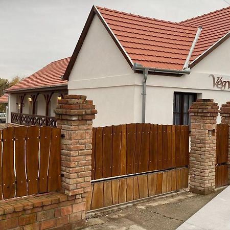 Vegvari Vendeghaz Magyarbóly Exterior foto