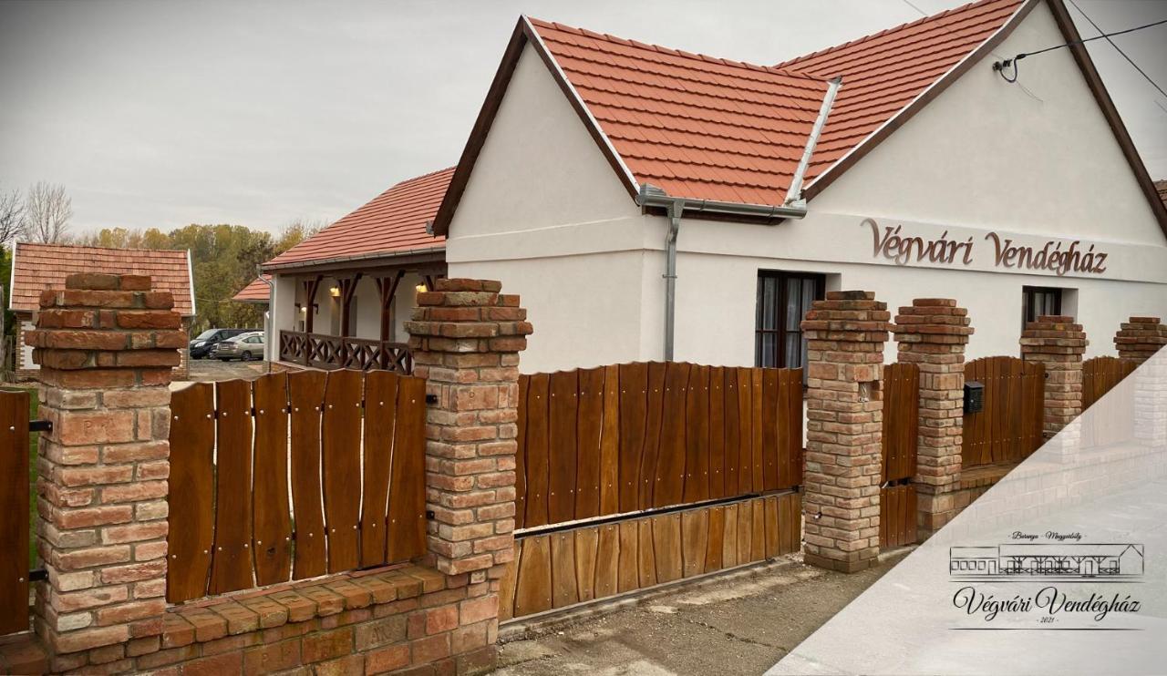 Vegvari Vendeghaz Magyarbóly Exterior foto